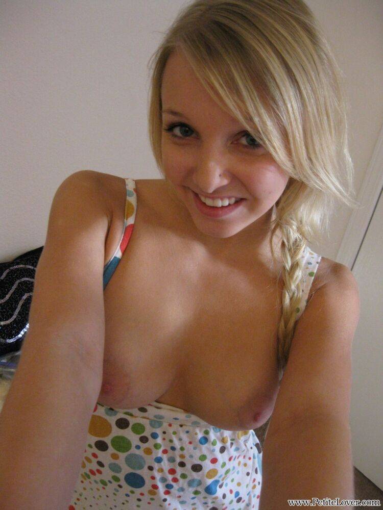 Blonde first timer exposes her tits and twat for self shots in the mirror - #5