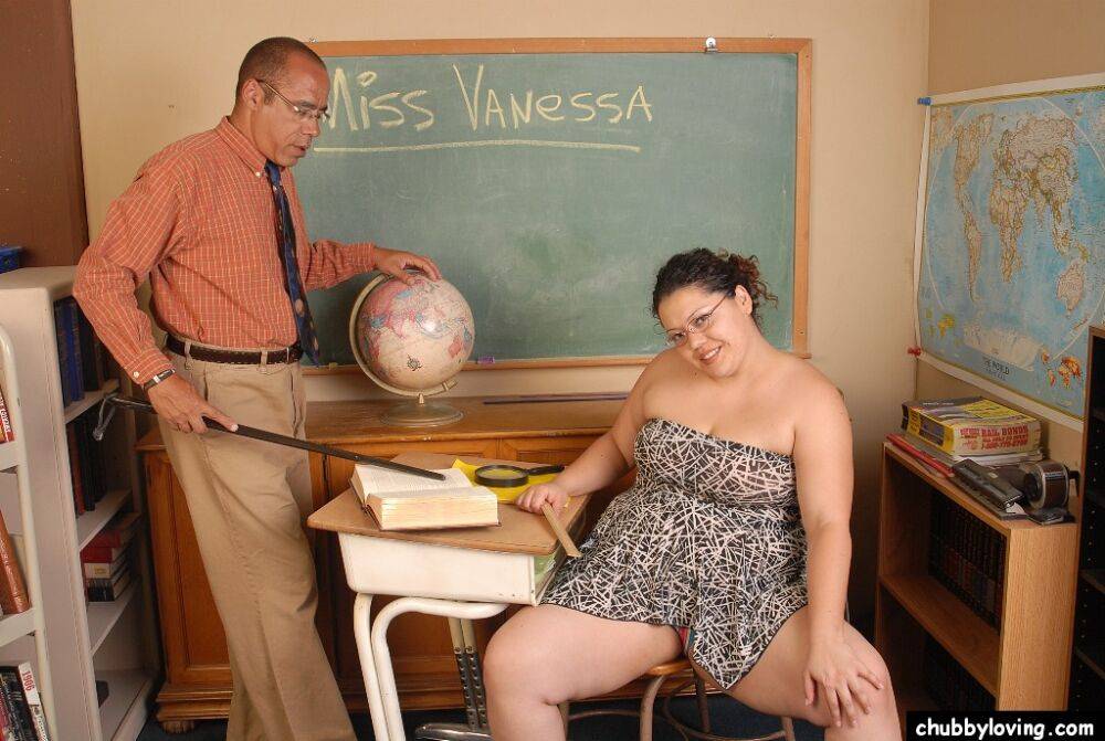 Fat teacher Miss Vanessa screwing another teacher in classroom - #8