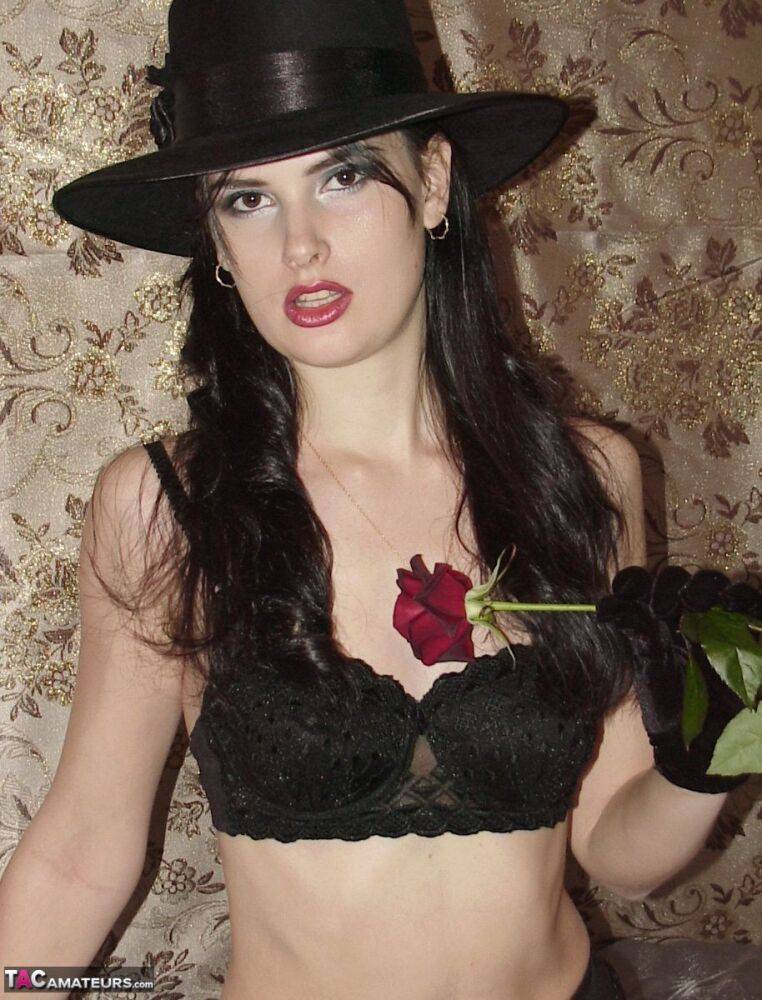 Sexy chick Susy Rocks removes a hat while going topless in black velvet gloves - #6