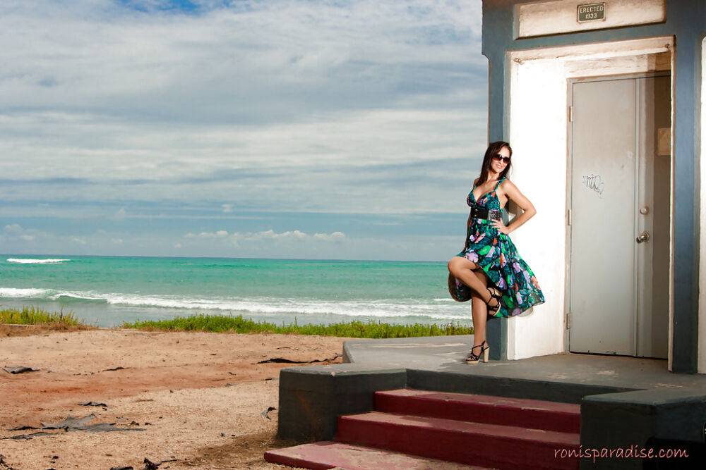 Roni keeps amusing us with her fantastic photoshoots around the world - #9