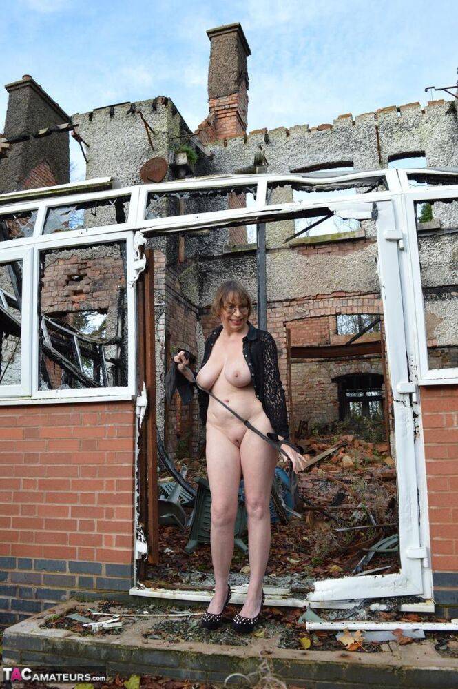 Amateur chick Barby Slut strips to her heels on a demolition site - #10