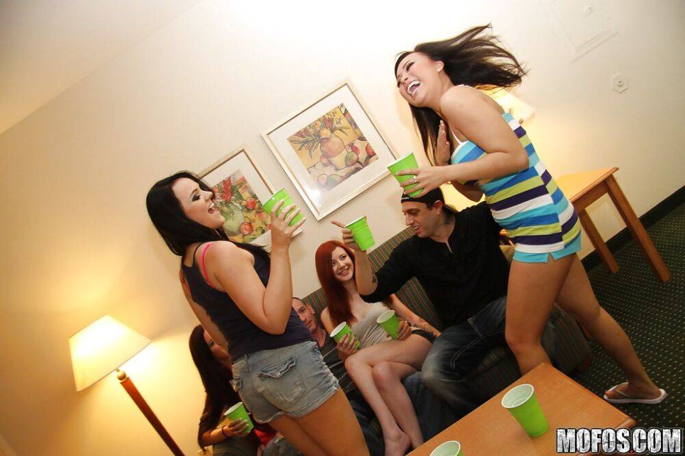 Seductive teen babes are into hardcore groupsex at the drunk party - #14