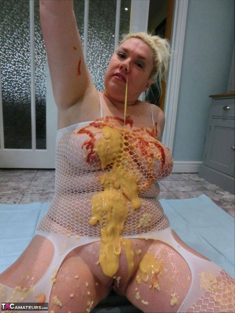 Amateur BBW Barby covers herself in condiments during solo action - #16