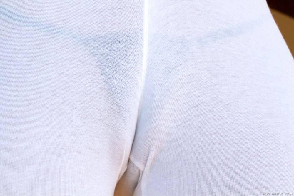 Hot big titted sluts showing off huge nipples, hot ass & sexy cameltoe - #5