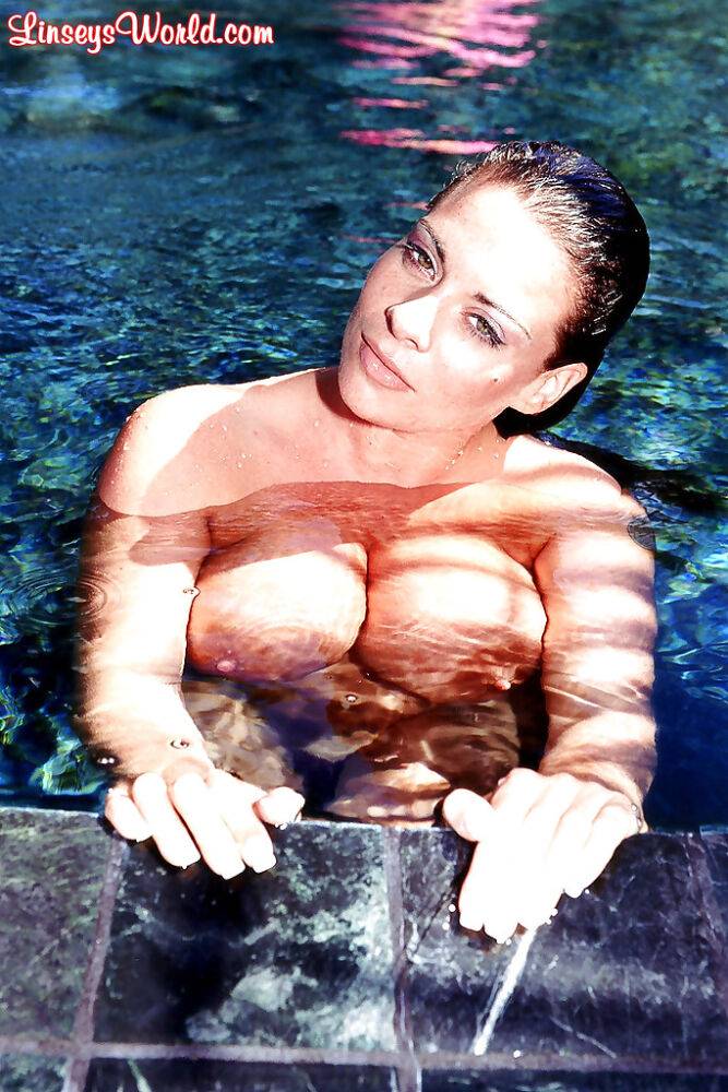 Euro MILF Linsey Dawn McKenzie letting knockers loose from bikini in lake - #3