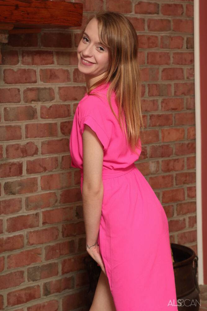 First timer Kristy May doffs a pink dress to and heels in order to stand naked - #8