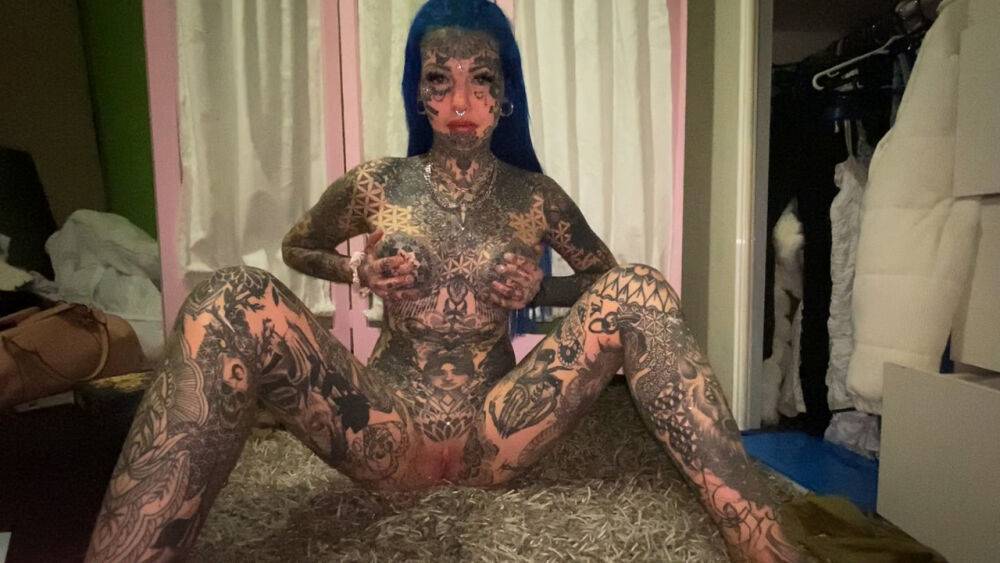 Alt girl shows her heavily inked body and tight pink pussy at once - #4
