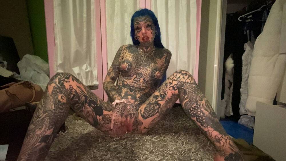 Alt girl shows her heavily inked body and tight pink pussy at once - #5