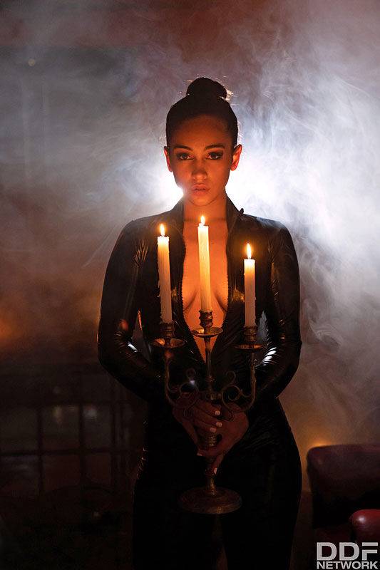 Hot girl Ginebra Bellucci is banged in crotchless leather wear by candlelight - #8