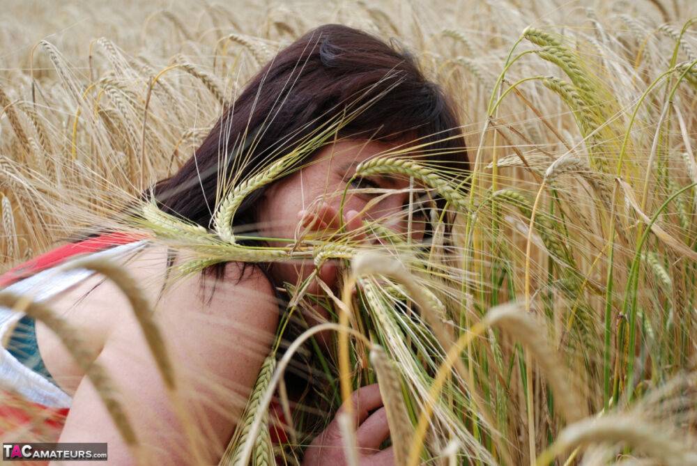 Older British amateur Juicey Janey shows her tits and twat in a field of wheat - #10