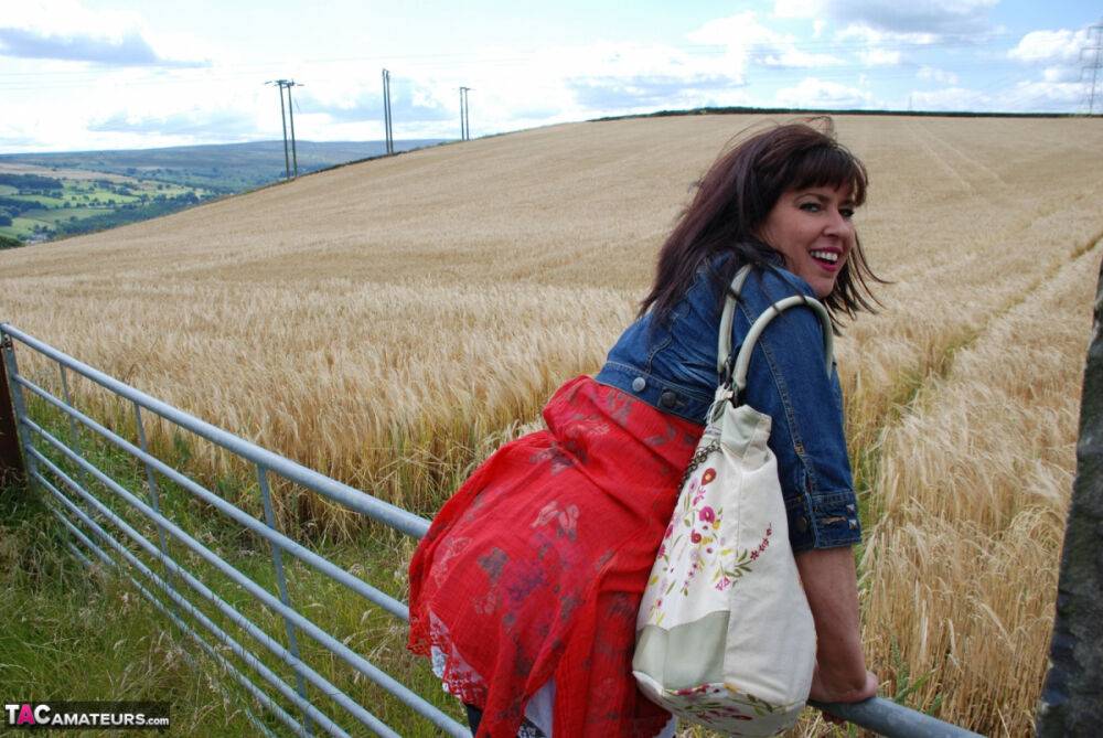 Older British amateur Juicey Janey shows her tits and twat in a field of wheat - #13