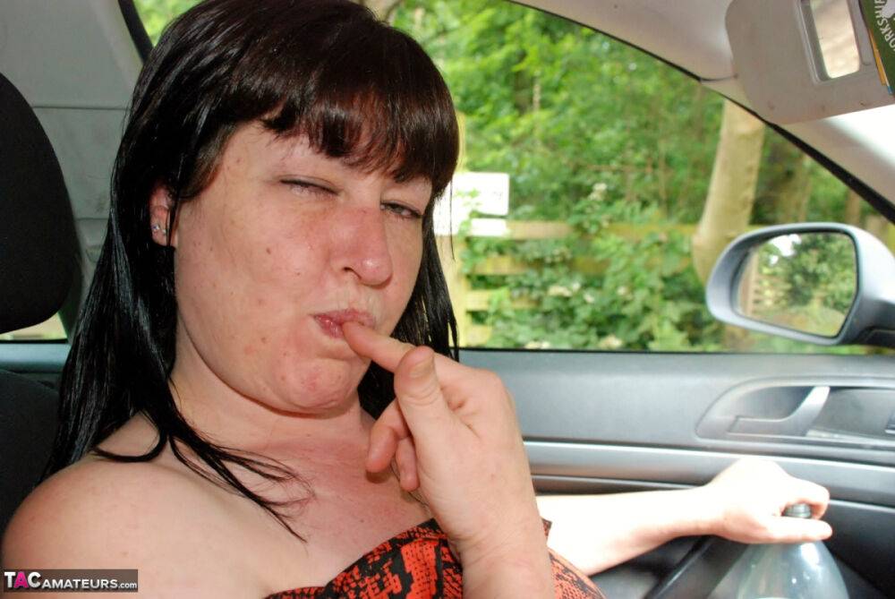 UK amateur Juicey Janey spreads her beaver after baring her boobs in a car - #15