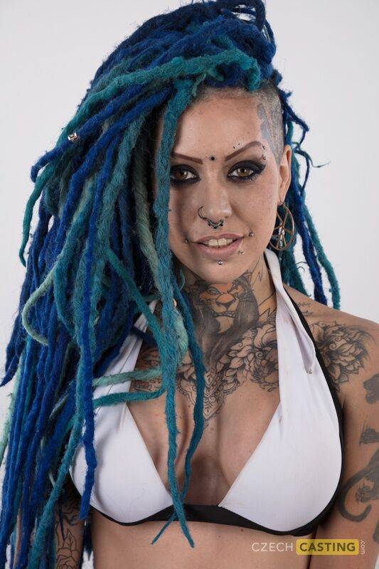 Punk girl with a headful of dyed dreads stands naked in her modelling debut - #1