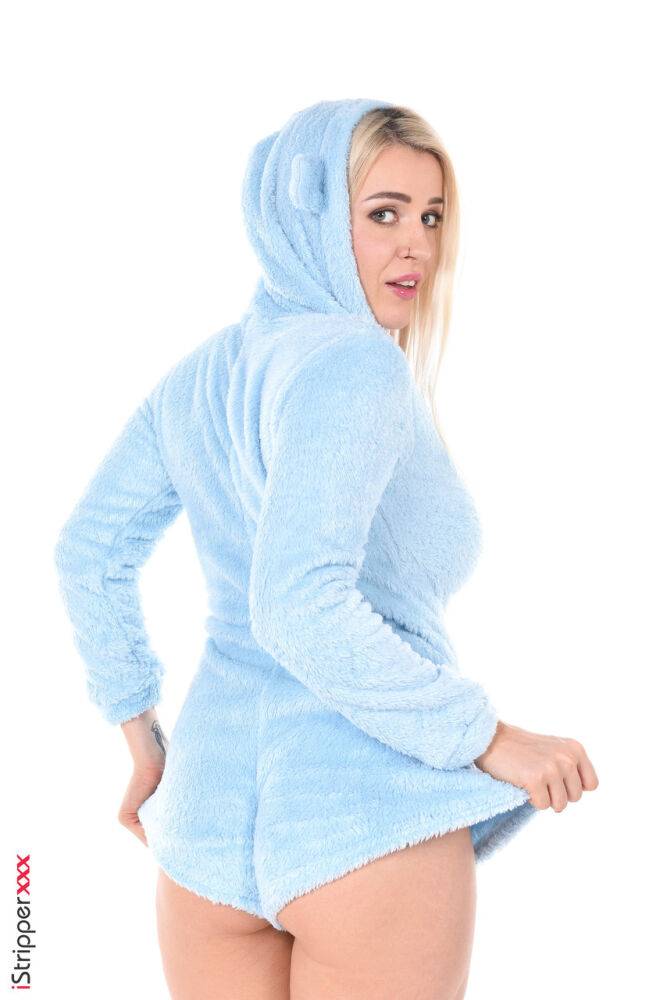 Hot blonde Marica Chanelle works free of a baby blue hoody before masturbating - #10