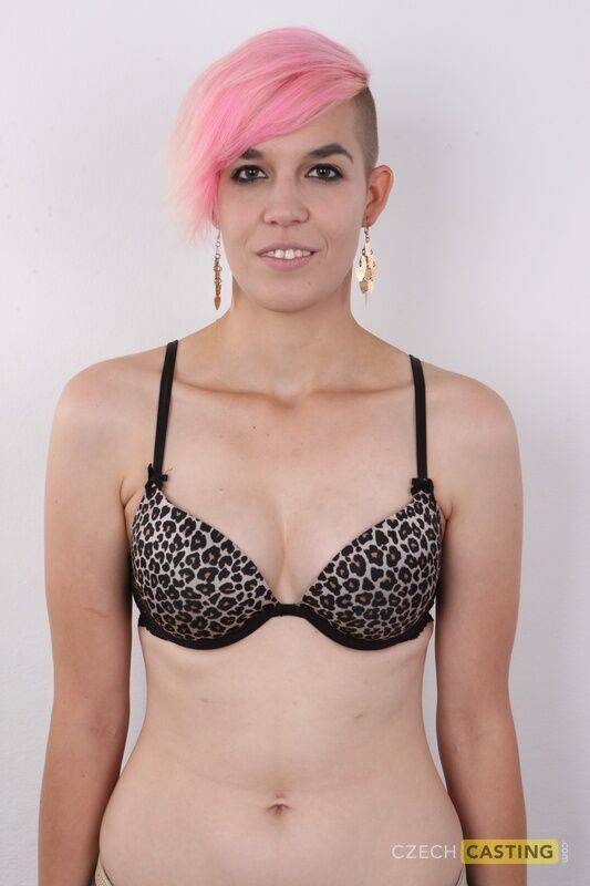 Amateur model Barbora sports pink hair while taking off all of her clothes - #8