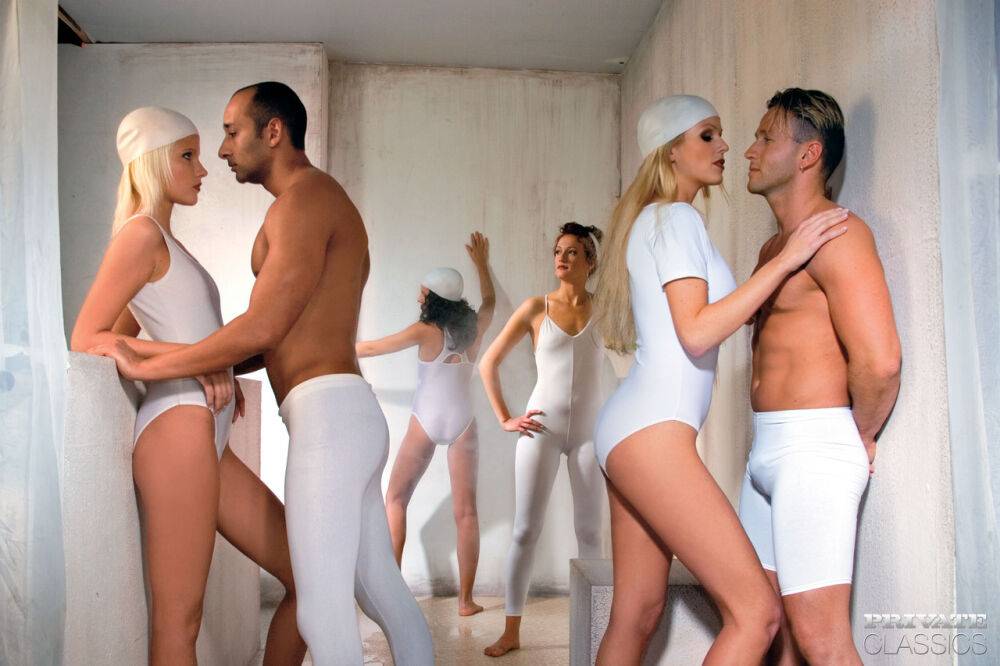 Hot dancers suck the jizz from the dick's of male compatriots during groupsex - #2