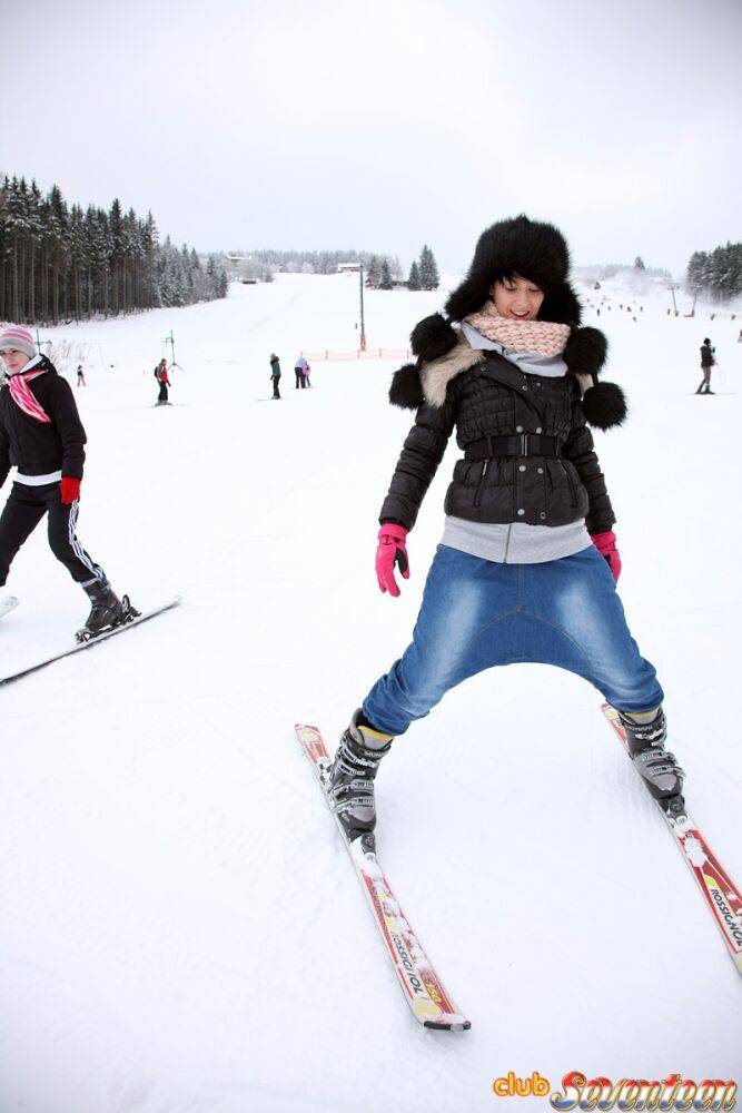 Young snow bunnies have an all girl orgy after a day of hitting the slopes - #2