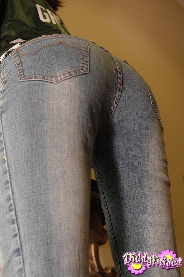 Skinny teen Diddylicious peels jeans to be a naughty tease with her tiny tits - #5