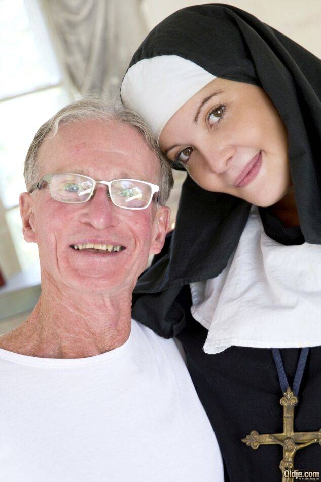 Dirty old man takes a young nun's virginity without any shame at all - #14