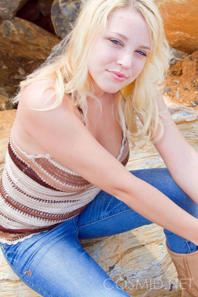 Blonde first timer with a devilish smile exposes her big boobs in bluejeans - #13