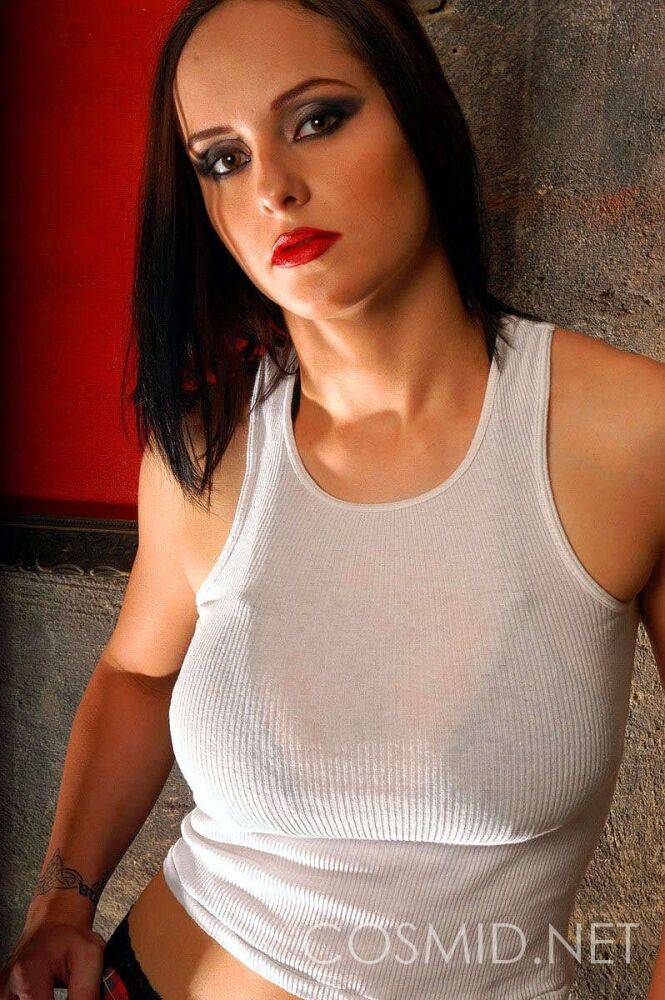 Brunette amateur Annie sports red lips during a non nude solo shoot - #4