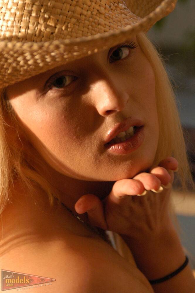 Natural blonde Leola sets her big naturals loose as she strips in a straw hat - #4