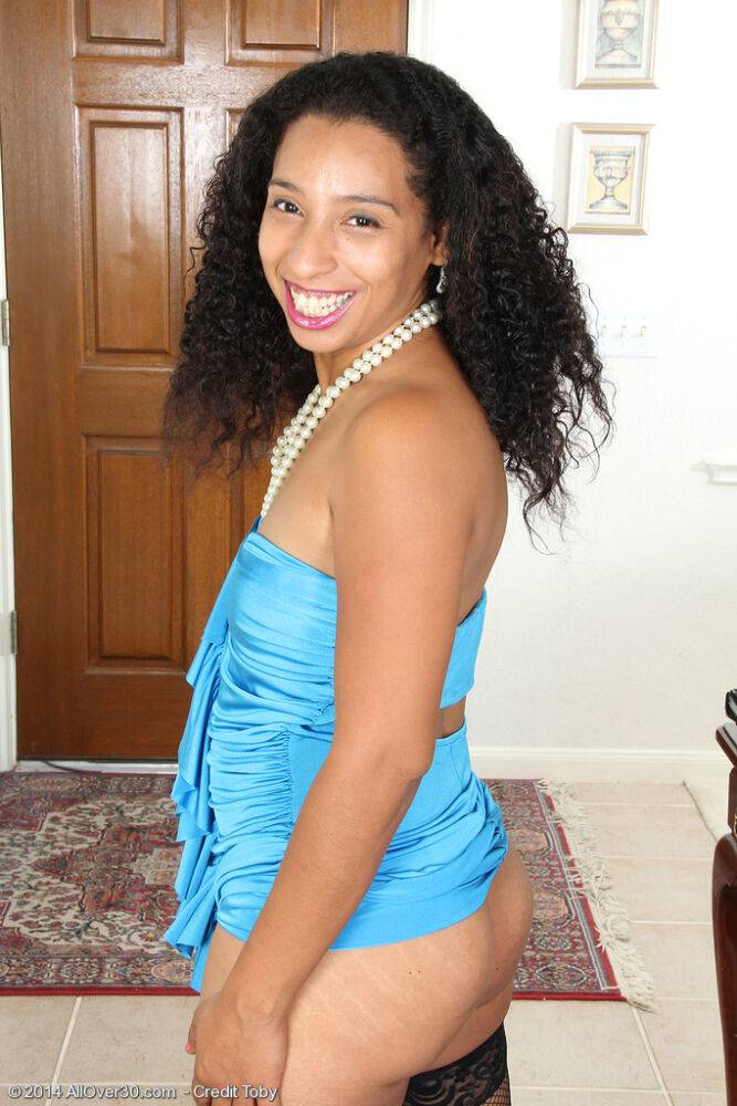 30 plus ebony female Theresa Long shows her bush wearing a string of pearls - #2