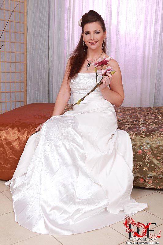 New bride Jessica Fiorentino removes her wedding dress before a blowbnag - #2