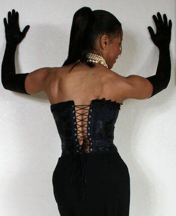 Ebony mature Semmie Desuora revealing her melons from a classy corset dress - #12