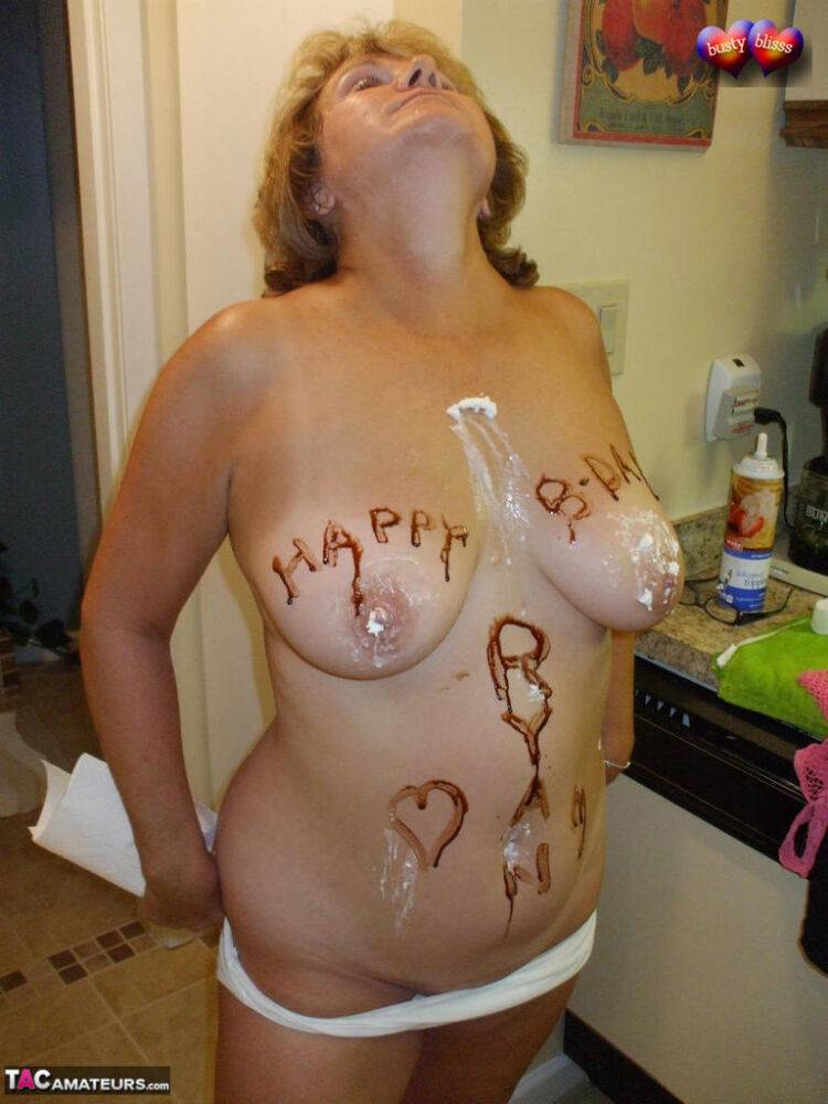 Older amateur Busty Bliss covers her natural tits in chocolate sauce and cream - #5