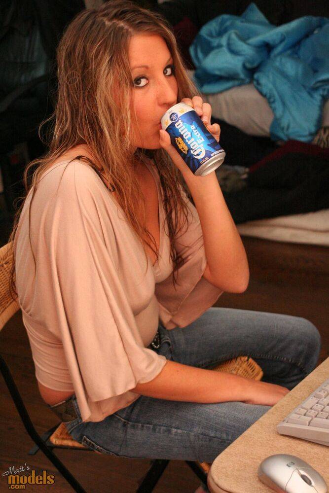 Amateur chick Sadie Sweet exposes her tits and twat while drinking beer - #15