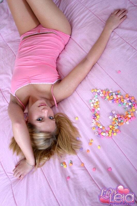 Teen amateur models non nude in pink clothing on top of her bed - #7