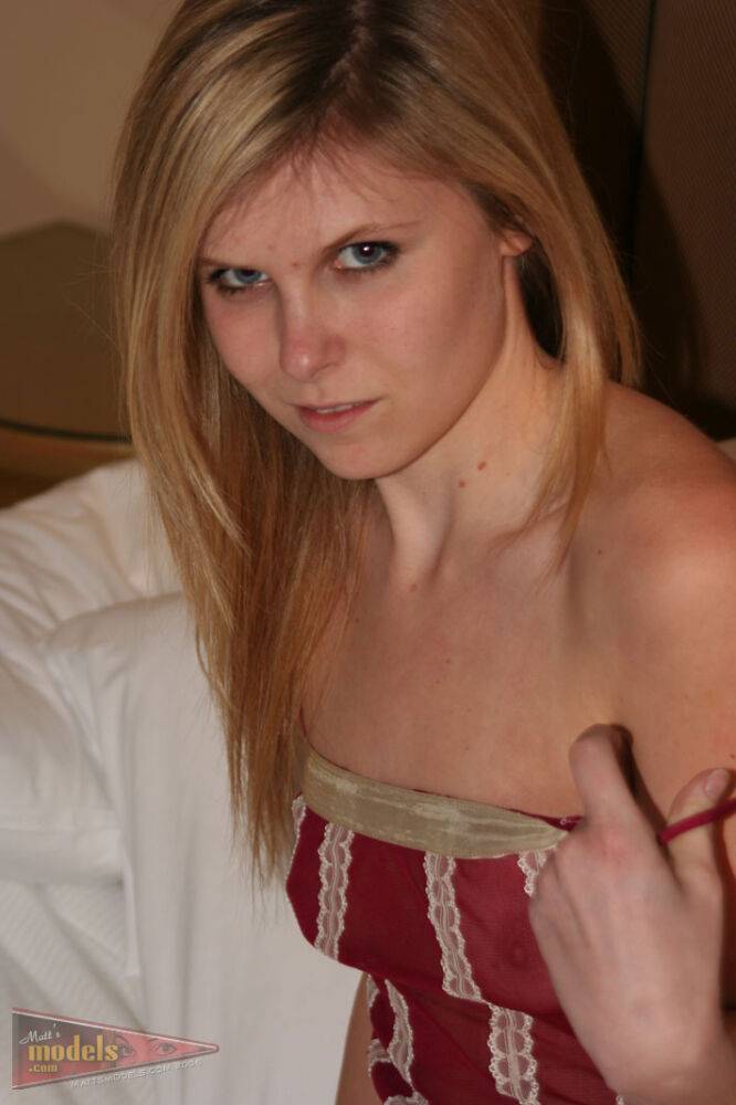 Blonde amateur Heidi takes off sexy lingerie to pose nude on white sheets - #16