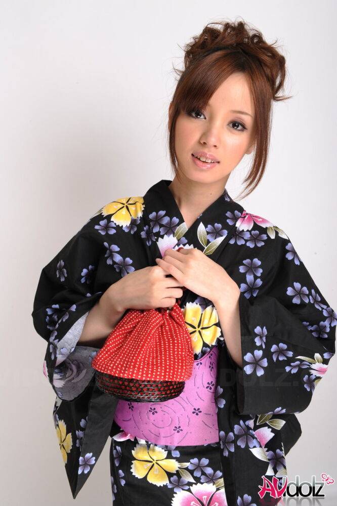 Japanese beauty Lina Aishima models non nude in traditional clothing - #7