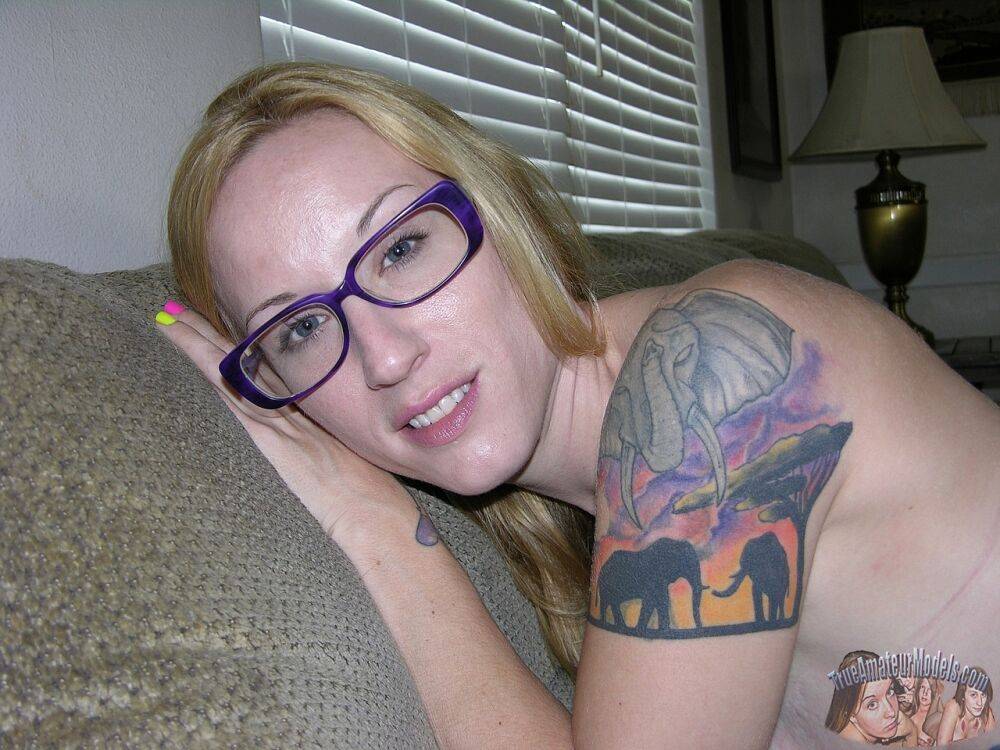 Inked blonde Misty Model makes her nude modelling debut while wearing glasses - #11