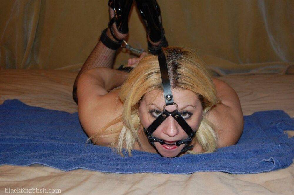 Chubby blonde models bondage attire while wearing crotchless pantyhose - #8