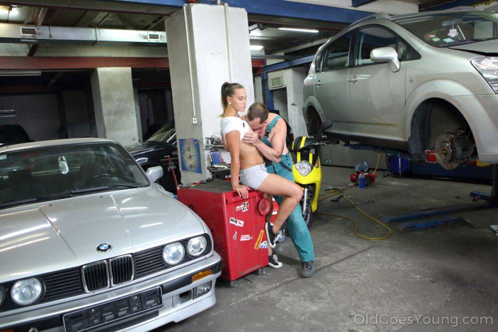 Sweet teen seduces the old mechanic to pay for her car repairs - #15