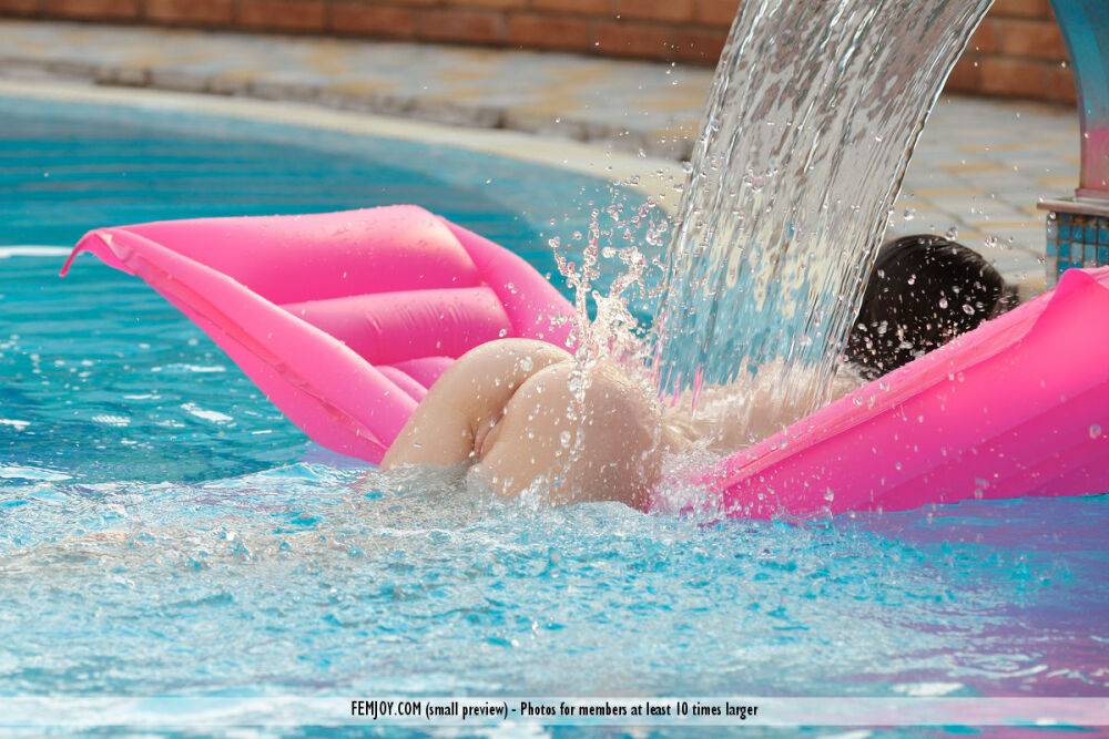 Gorgeous water nymph Doria A naked and spreading wide open in the pool - #8