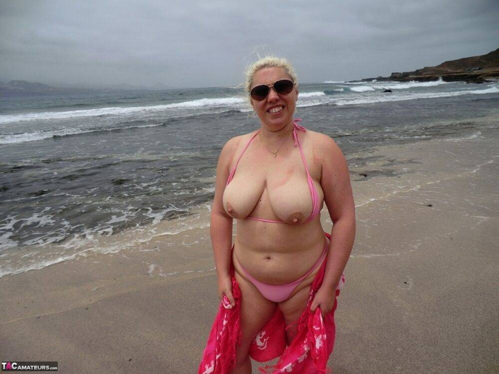 Older platinum blonde Barby exposes her plump body at the seaside - #11
