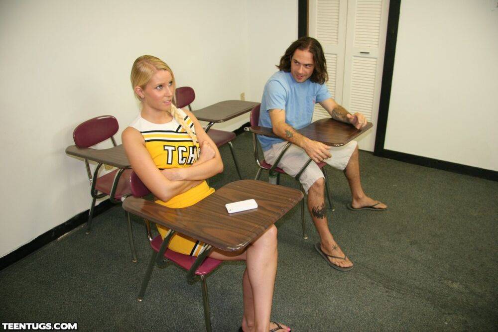 Blonde cheerleader Vanessa Cage gives a classmate an impromptu handjob - #3