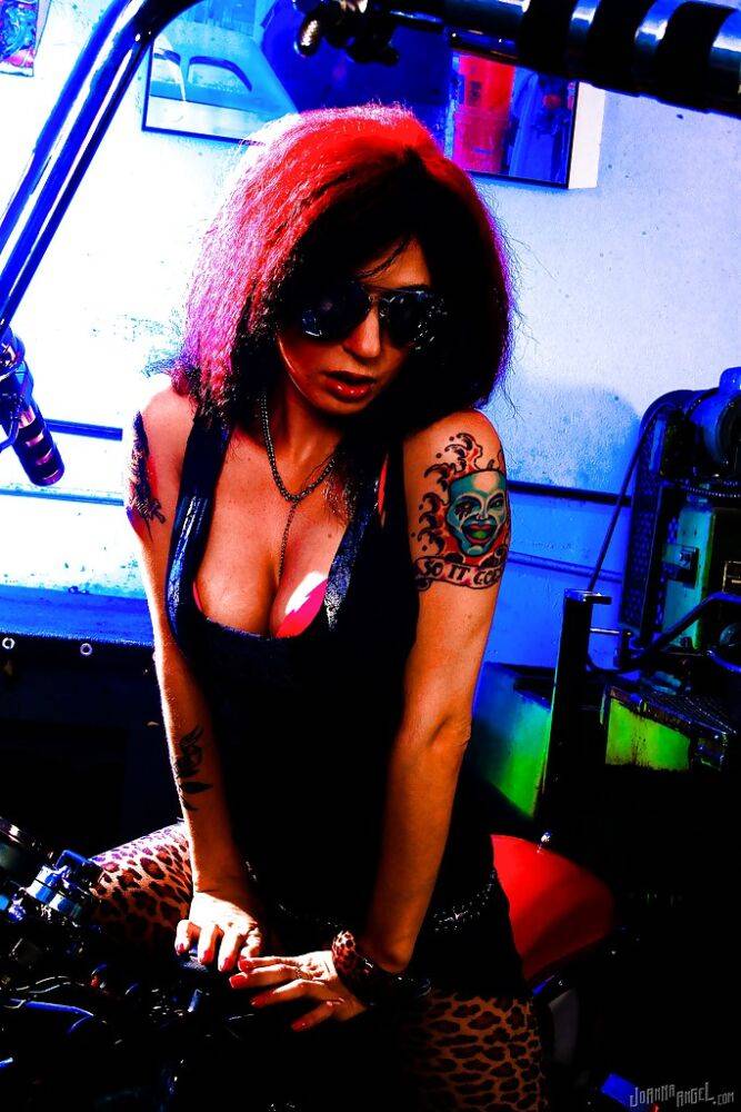 Tattooed amateur babe Joanna Angel reveals her milf ass on a bike - #4