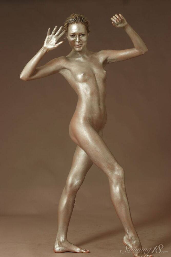 Nude model Agnes H sports the bronze look while hitting upon great poses - #2