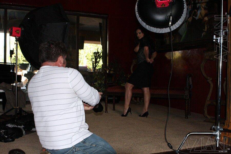 Hot MILF Aria Giovanni gets totally naked during a candid solo shoot - #4