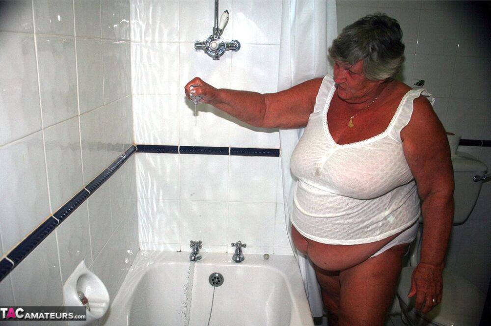 Obese old woman Grandma Libby gets completely naked while having a bath - #9
