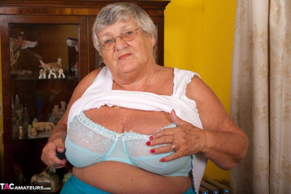 Obese UK lady Grandma Libby completely disrobes on a dining chair - #15