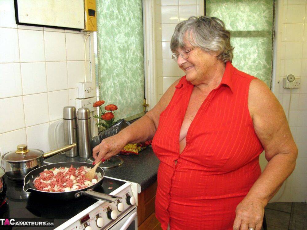 Obese female Grandma Libby masturbates with vegetables after cooking - #4