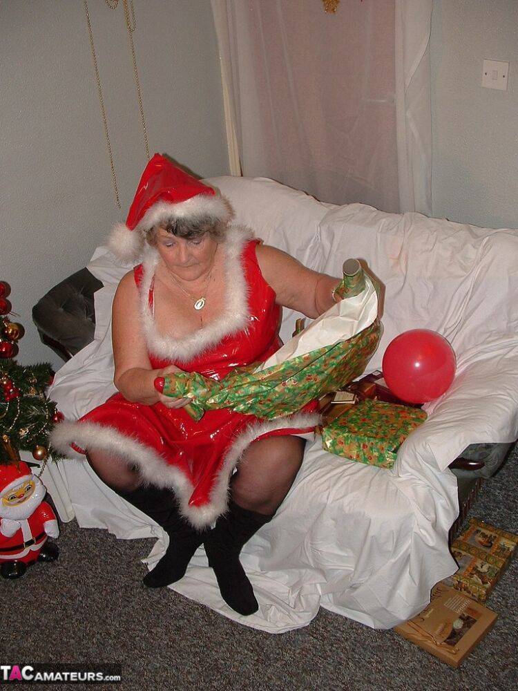 Obese nan Grandma Libby sucks and fucks Santa on a covered couch - #7
