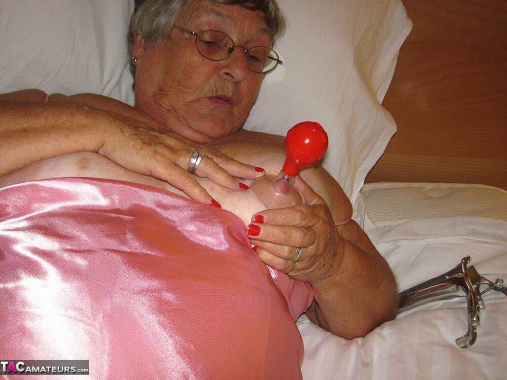 Obese nan Grandma Libby has sexual relations with her old doctor on her bed - #15