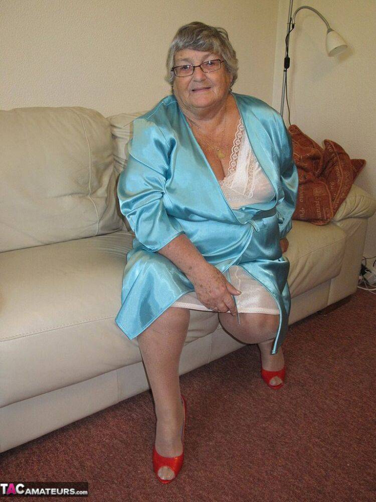 Brazen horny granny Grandma Libby shamelessly reveals saggy tits & aged pussy - #4