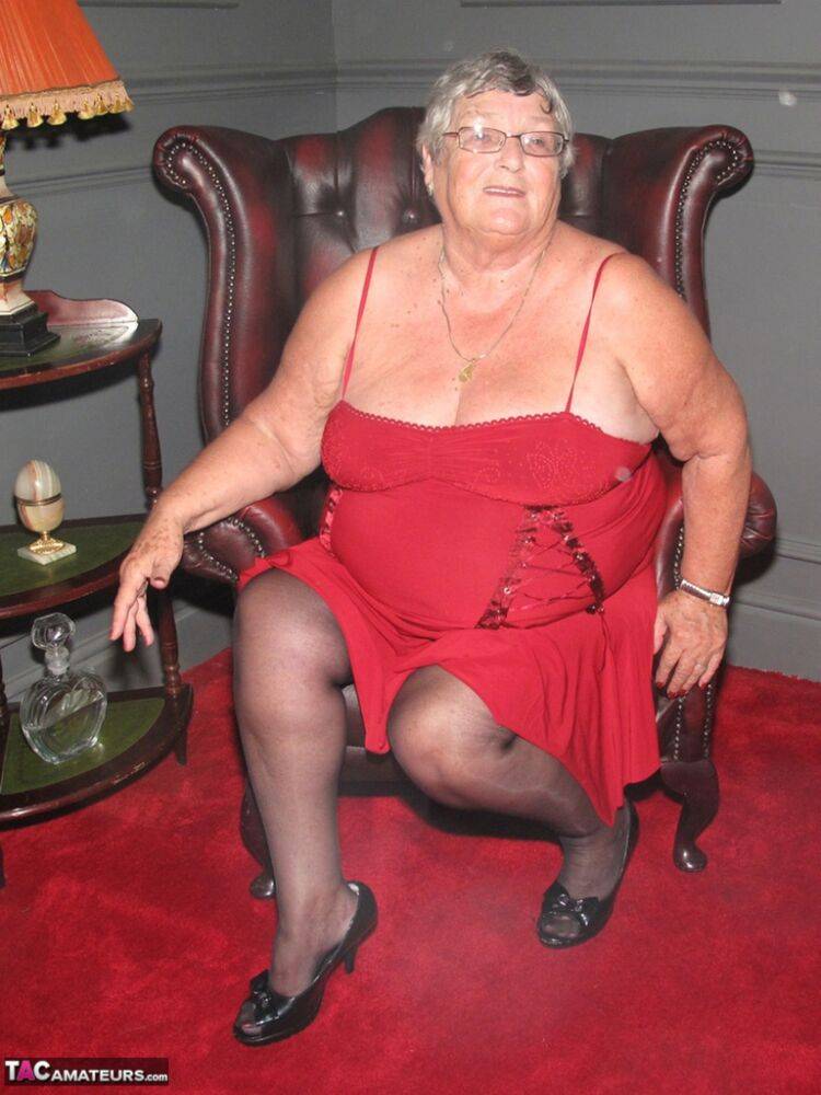 Obese grandmother Grandma Libby showcases her bald pussy in stockings - #2